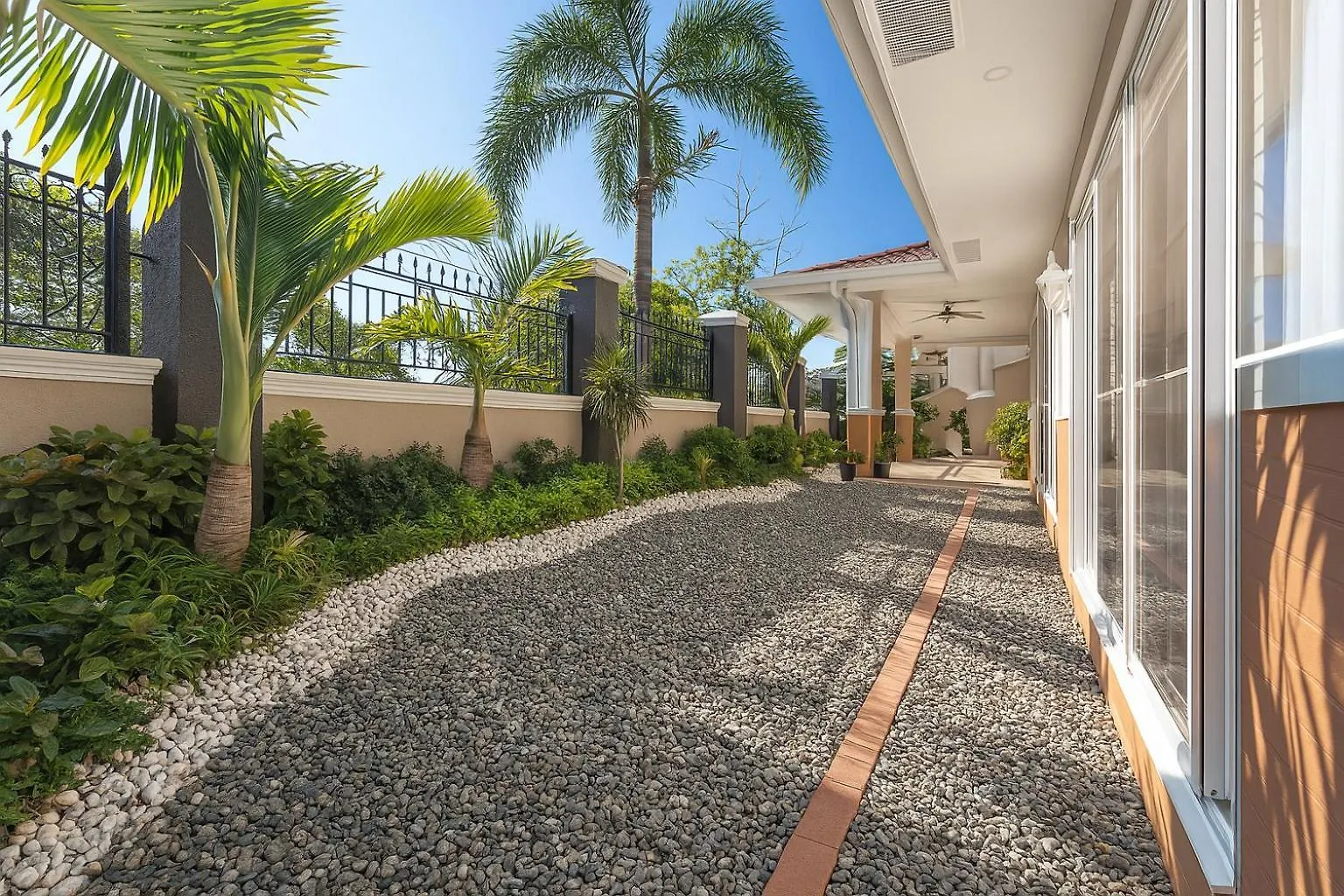 The Aston Residences Clark Private 3Br Villa Near Clark Airport Ángeles 0*,  Filipinas